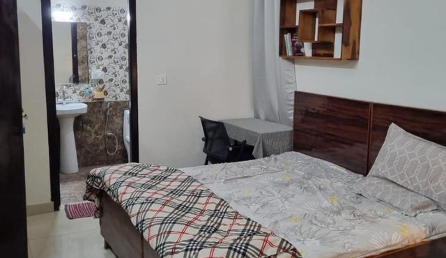 HOmTEL-2BHK Independent Flat by Pushpanjali QLH