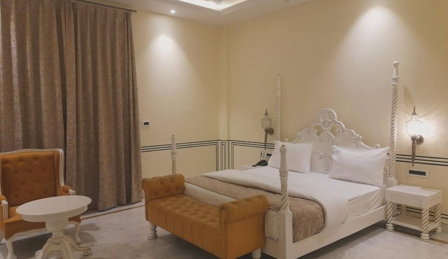Hotel Anand Bagh - Eraya Hotels in Phulera