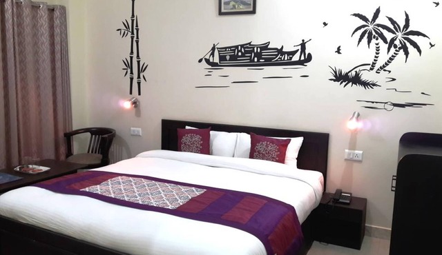Hotel Avlokan - Near Kainchi Dham Mandir