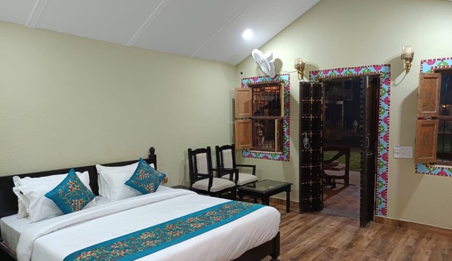 Hotel Banaras kila in Pindra