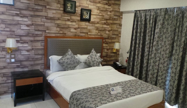 Hotel Casa Riva in Surat