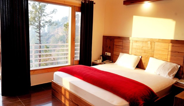 Hotel Chail Retreat-A Boutique Resort