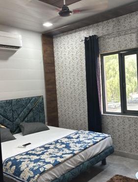 Hotel Dhamija divine inn
