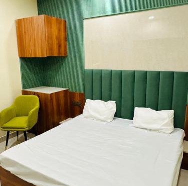 Hotel Fame 99 in Amritsar