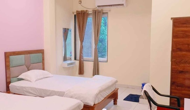 HOtel Golden Valley in Sukma