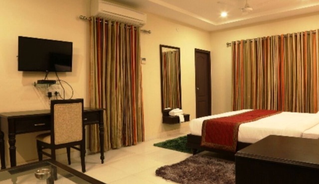 Hotel Grand Sharda