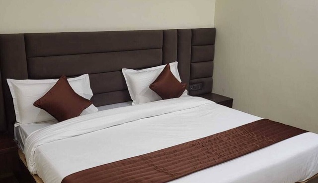 Hotel Grand Sharon