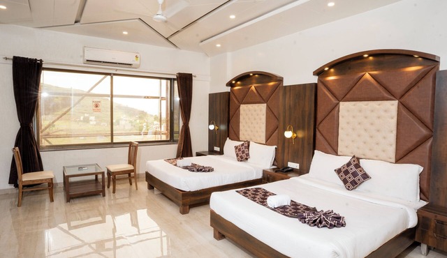 Hotel Grand Sarowar in Chhatrapati Sambhajinagar
