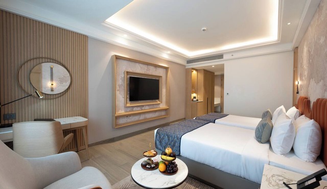 Hotel Express Inn Heritage in Chhatrapati Sambhajinagar