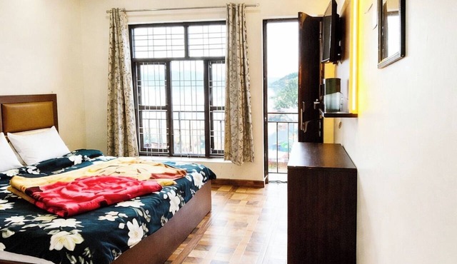 Hotel Kaafal Homestay Mussoorie