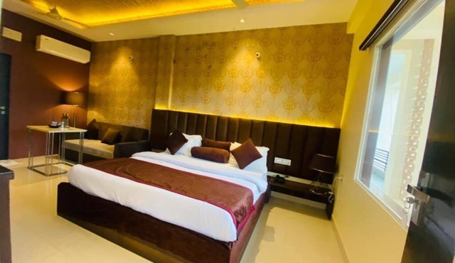 Hotel Kumkum Palace