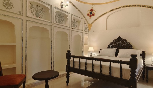HOTEL MANDAWA VILAS