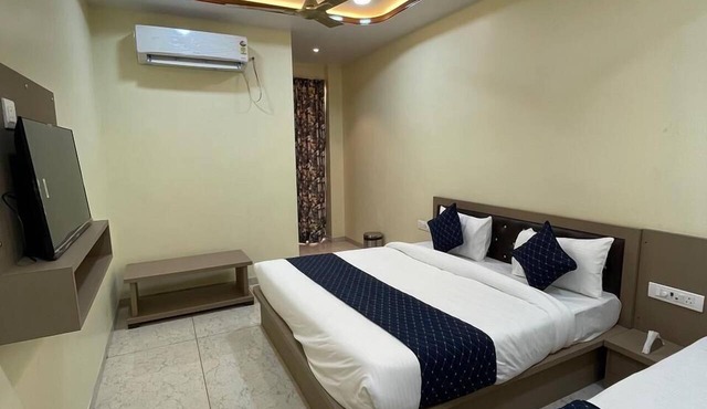 HOTEL MB NIRALA SHYAM