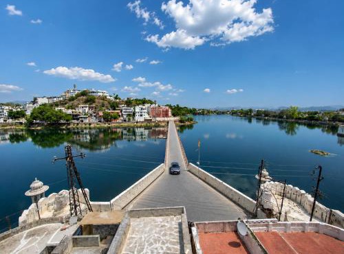 Hotel Motimahal Lakeview I Lake Pichola I Best Lake View hotel in Udaipur