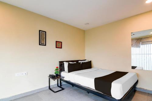 Hotel O Premium 12th Night