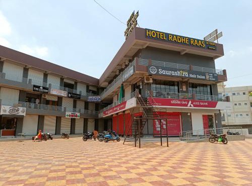 Hotel Radhe Raas in Vasad