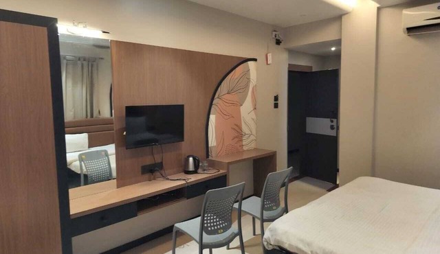 Hotel Radhika in Latur