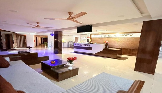 Hotel Ramdev Rooms in Udvāda