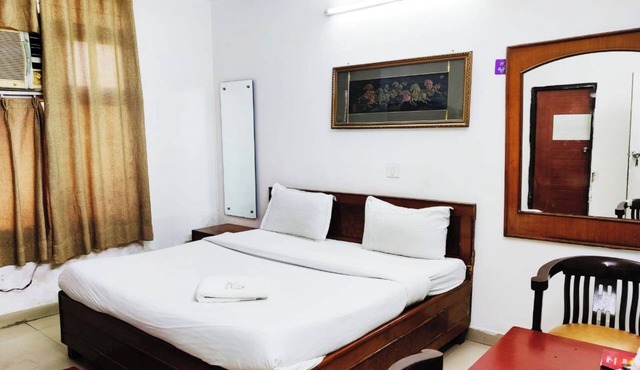 Hotel Redbury in Ghaziabad