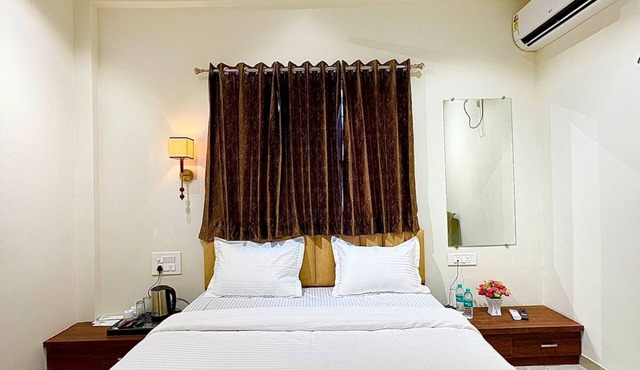 HOTEL RIVA INN in Miraj
