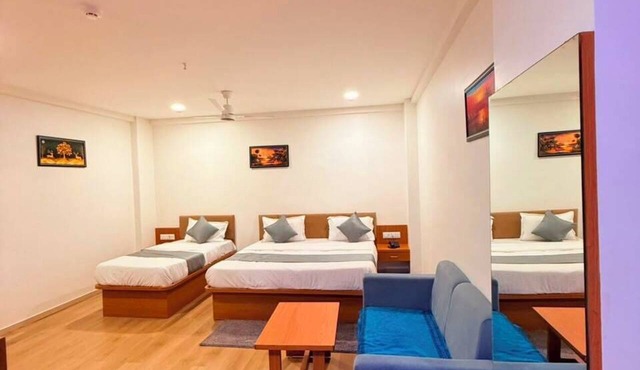 Hotel Royal Elite in Vapi