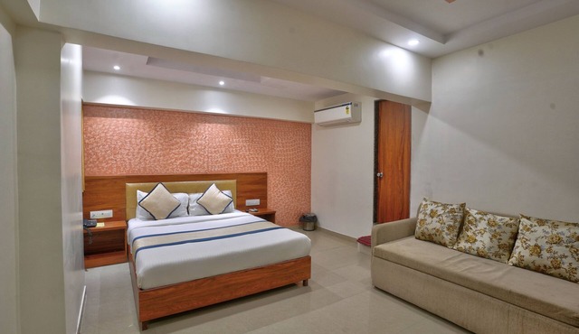 Hotel Saineel Residency in Mumbai