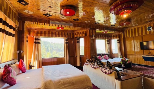 Hotel shimla hills international