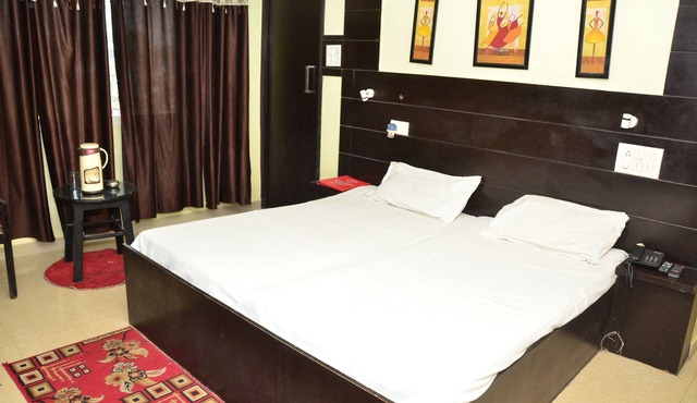 Hotel Shivay Palace in Basti