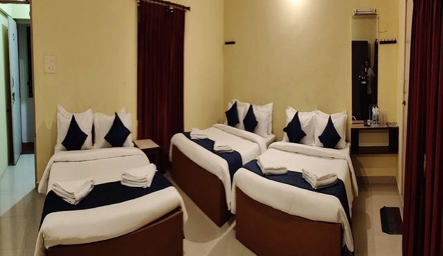 Hotel Tenach in Puducherry