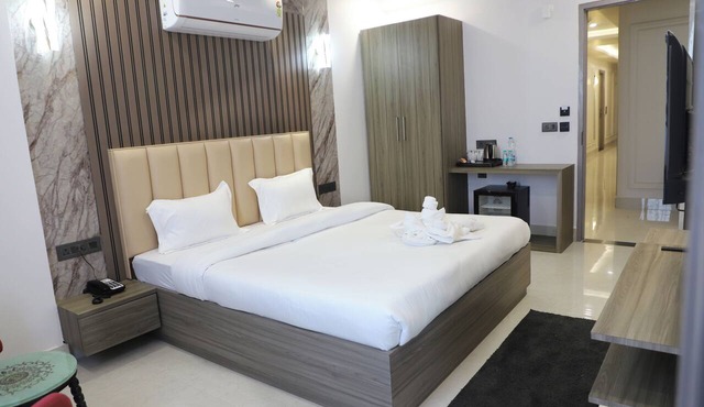 Hotel The 9s in Sirsa
