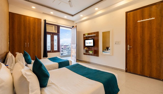 Hotel the classic inn noida sec 70 in Noida
