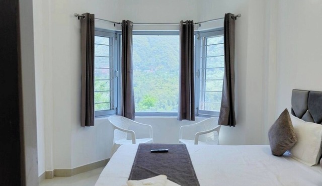 Hotel The Komfy Stayz Dehradun