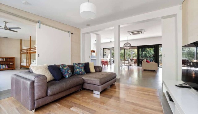 Inji Dreaming—Bushland Retreat near Injidup Beach in Yallingup