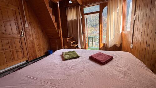 Jibhi wooden cottage