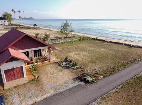 KC Beachfront in Marang