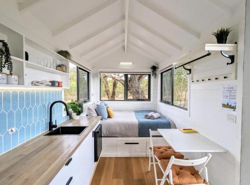 Kyneton Ridge Tiny House - Tiny Stays in Metcalfe