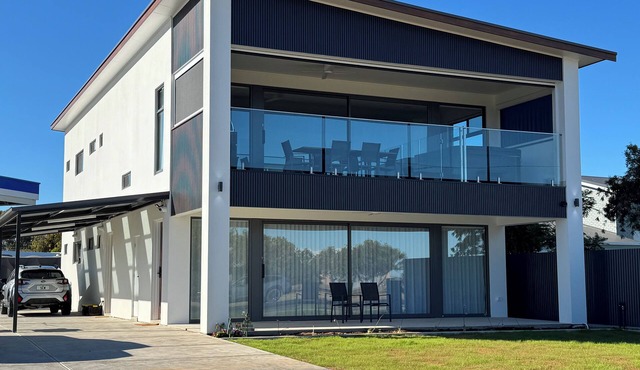 Lake Albert Retreat - Entire Apartment on the shores of Lake Albert in Meningie