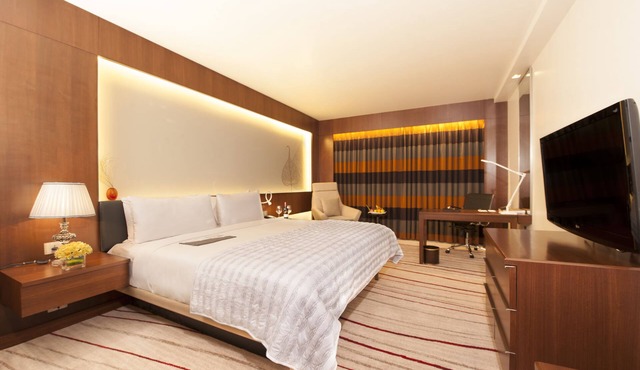 Le Royal Meridien Chennai in Chennai