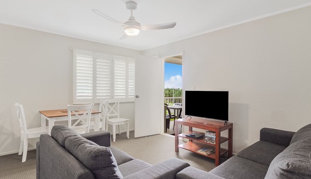 Legacy 4 - Bilinga North Kirra Beachfront - Min. 3 Night Stays! in Bilinga