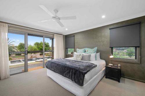 Lilies Poolside Villa in Lovedale