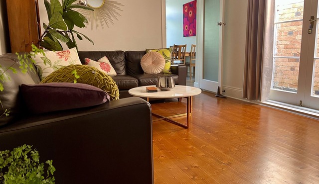 Lovely Victorian Terrace - Home away from Home in Princes Hill