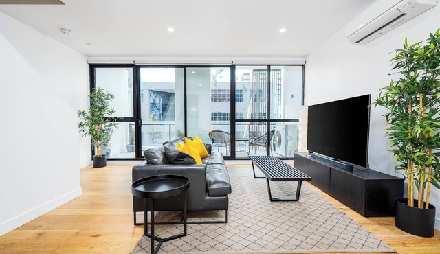 Luxe Tri-Level Opp Westfield Pool Gym Park for 2 in Doncaster