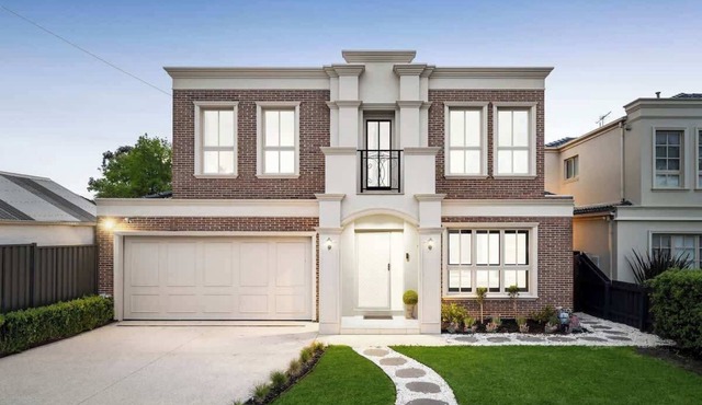 Luxurious Georgian Style Family Home with Cinema in Templestowe Lower