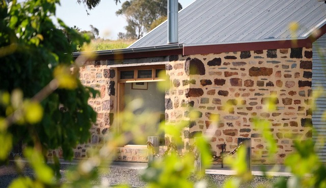 Luxurious secluded cottage B&B amidst vineyards in the beautiful Barossa Valley. in Tanunda