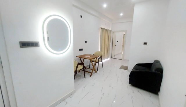 Luxury 1 BHK Suite @ Kanti Villa