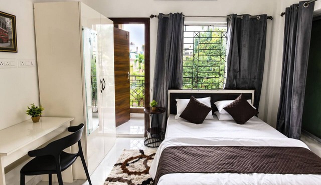 Luxury 2 BHK Apartment Near Ruby Hospital 10 minutes ITC Royal Bengal Kolkata in Kolkata