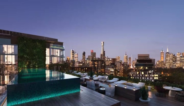 Luxury 2Bed 2Bath Apartment with Garden View, Gym, Pool, BBQ, Balcony Melbourne in Melbourne