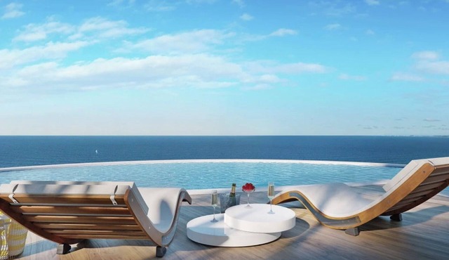 Luxury 2BR t2 Bath Apartment · Ocean Views · Main Beach in Main Beach