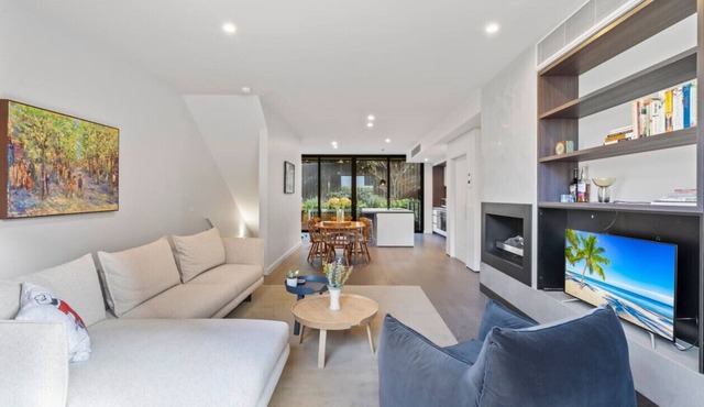 Luxury 3 storey residence in Caulfield North
