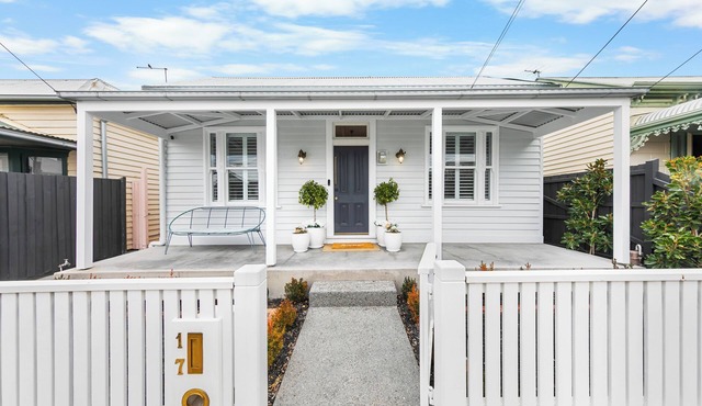Luxury bayside retreat in Williamstown